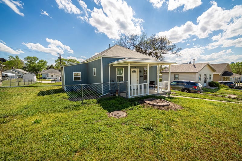 220 12th St, Concordia, KS 66901