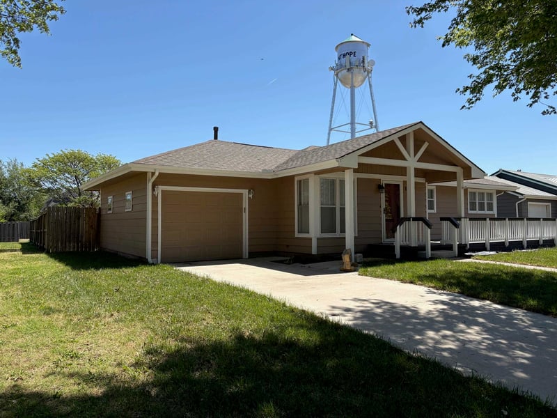 114 N Thomas, Mount Hope, KS 67108