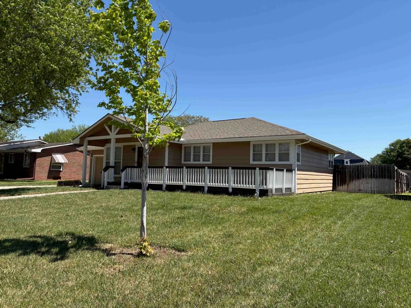 114 N Thomas, Mount Hope, KS 67108