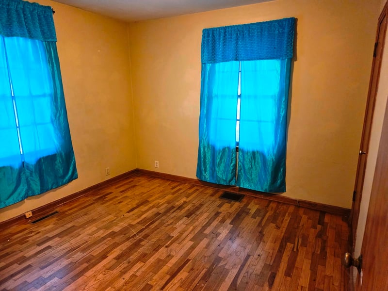 820 Grandview Ave, Newton, KS 67114