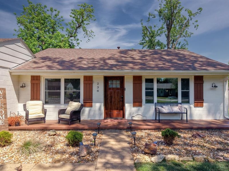 238 E Radio Ln, Arkansas City, KS 67005
