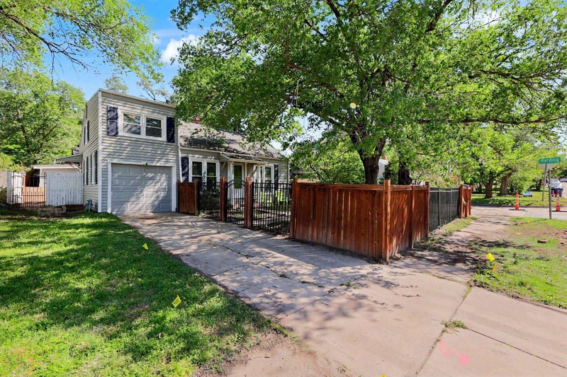 4930 Pine , Wichita, KS 67208