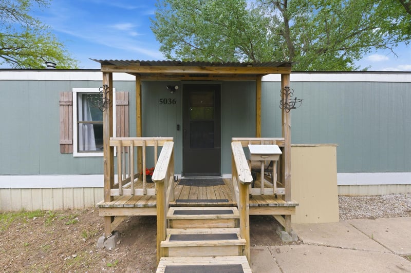 5036 S Broadview Ct, Wichita, KS 67210
