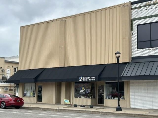 111-113 5th St, Salina, KS 67401