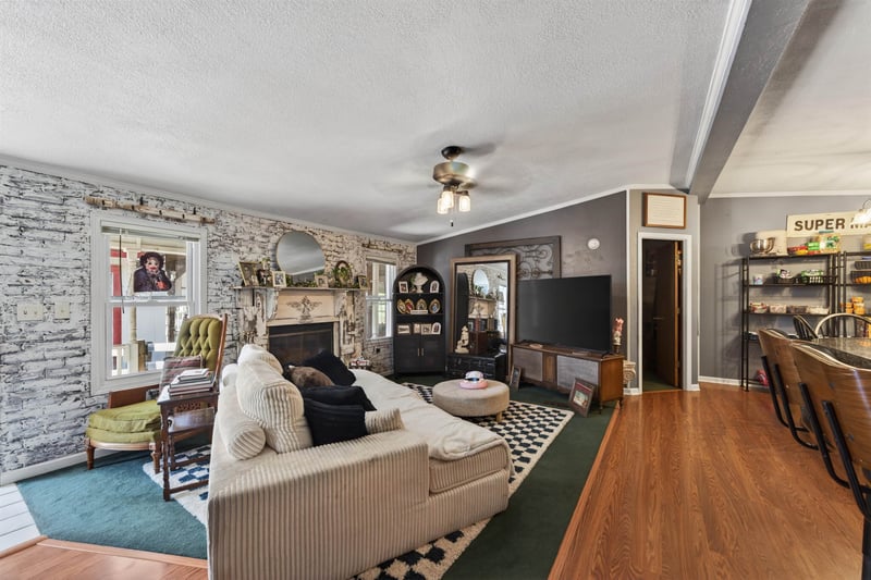 1204 Idlewild , Wichita, KS 67216