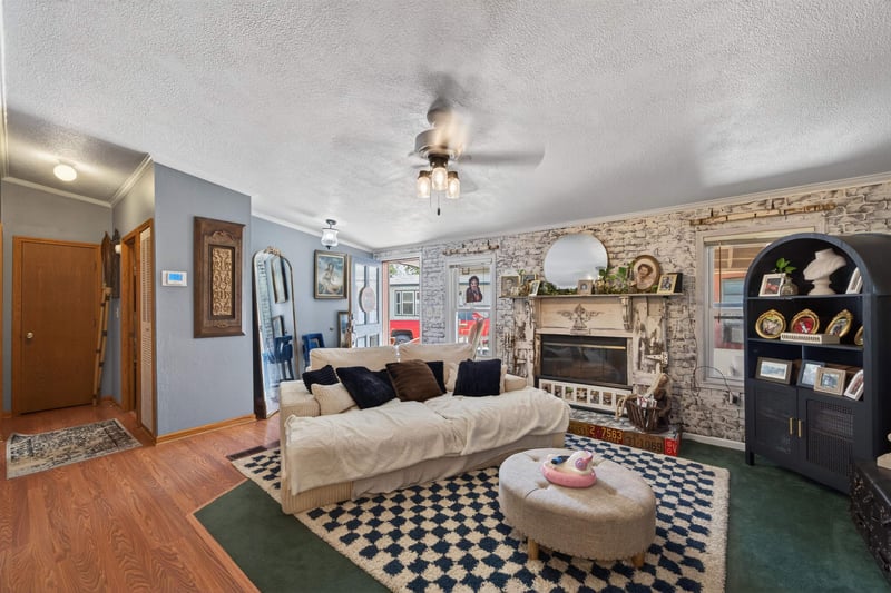 1204 Idlewild , Wichita, KS 67216