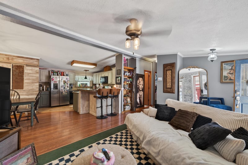1204 Idlewild , Wichita, KS 67216