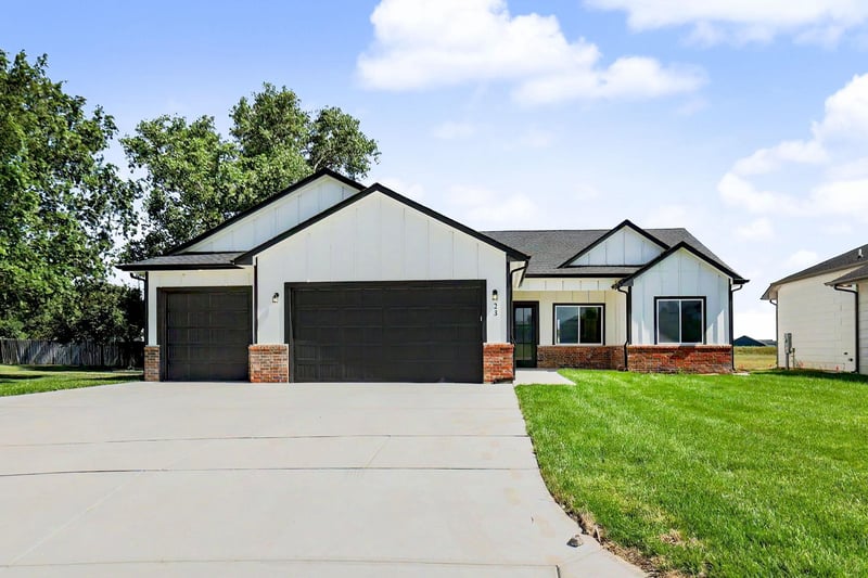 23 Kingdom Ct, Goddard, KS 67052