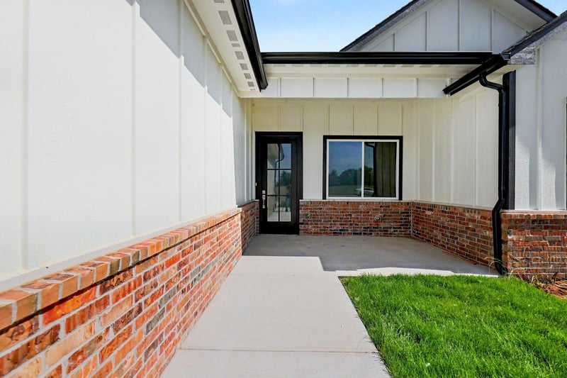 23 Kingdom Ct, Goddard, KS 67052