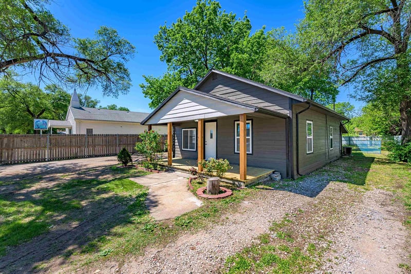 3237 N Market St, Wichita, KS 67219