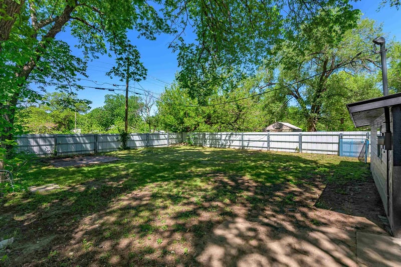 3237 N Market St, Wichita, KS 67219