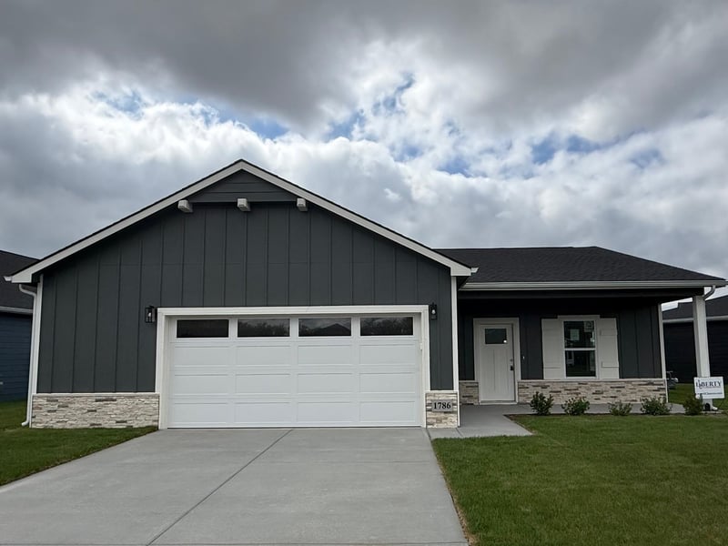 1786 Redbud Ln, Goddard, KS 67052