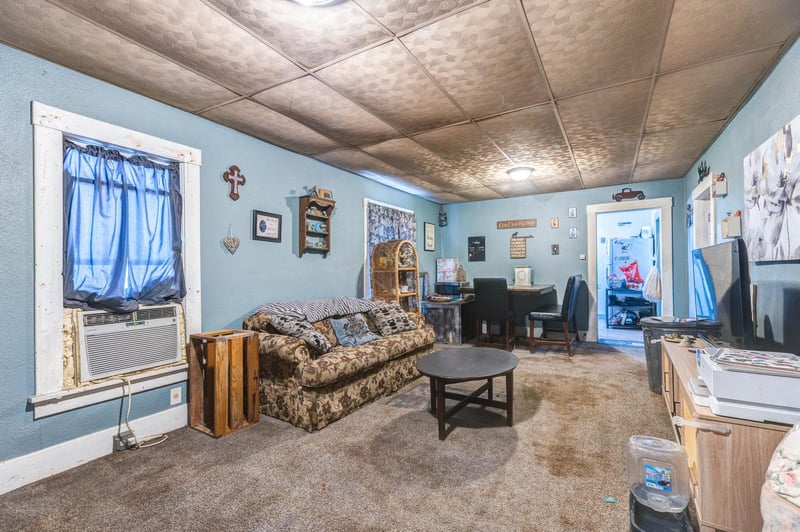 446 College Ave, Salina, KS 67401