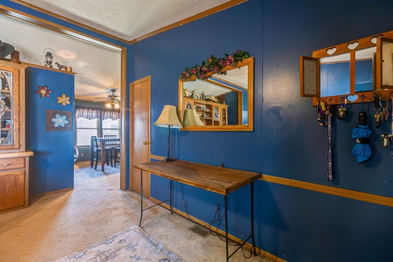 438 Saturn Ave, Salina, KS 67401