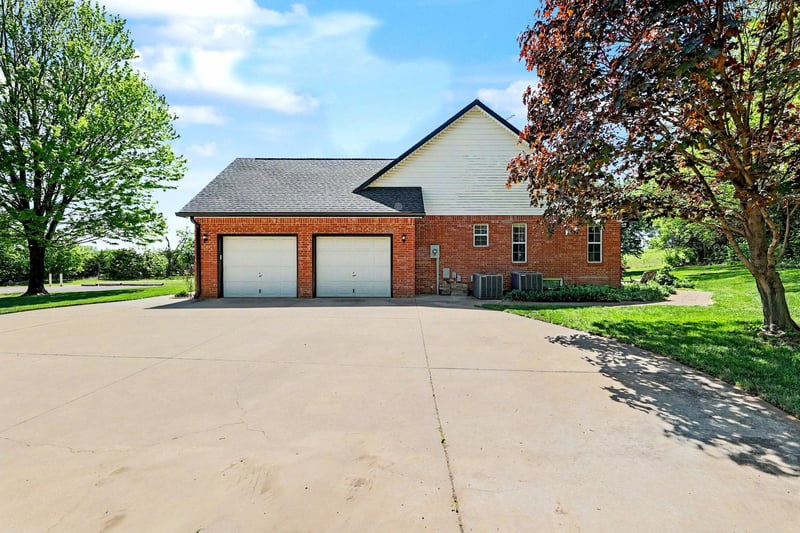 401 N Trail, Mulvane, KS 67110