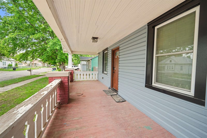 813 Elm St, Salina, KS 67401