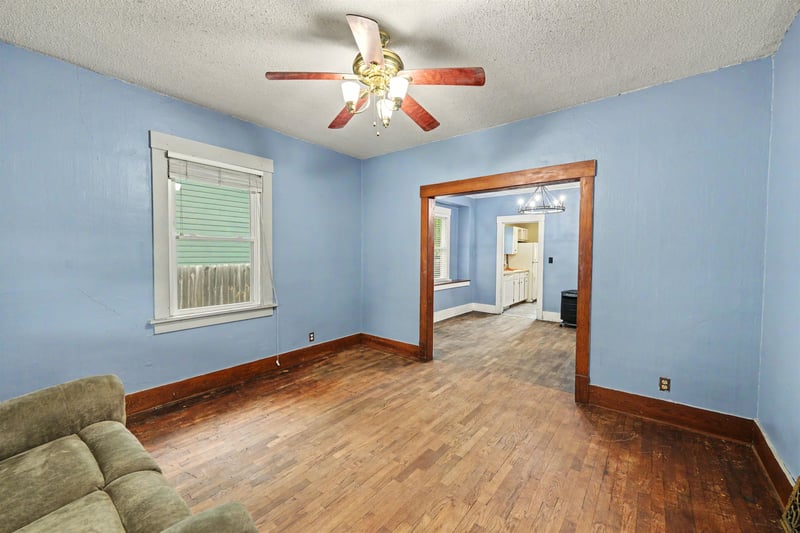 813 Elm St, Salina, KS 67401