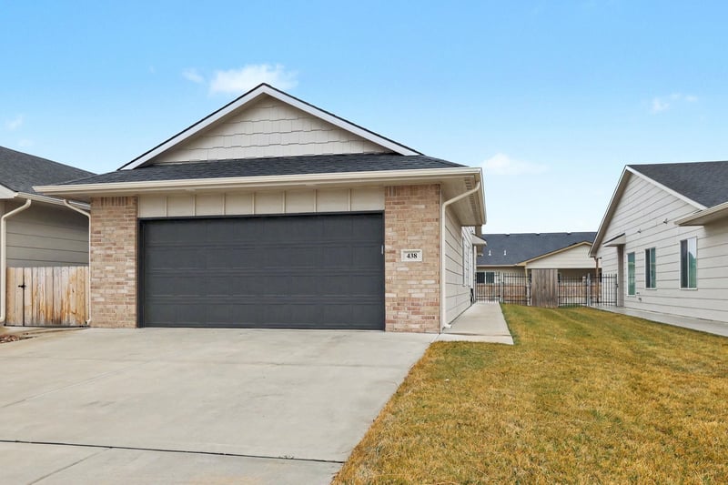 438 Long Path Ct, Goddard, KS 67052