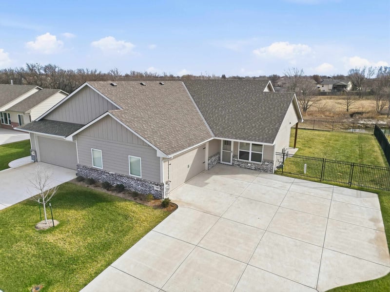 948 N Cloverleaf St, Goddard, KS 67052