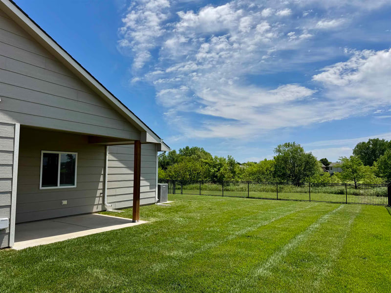 948 N Cloverleaf St, Goddard, KS 67052