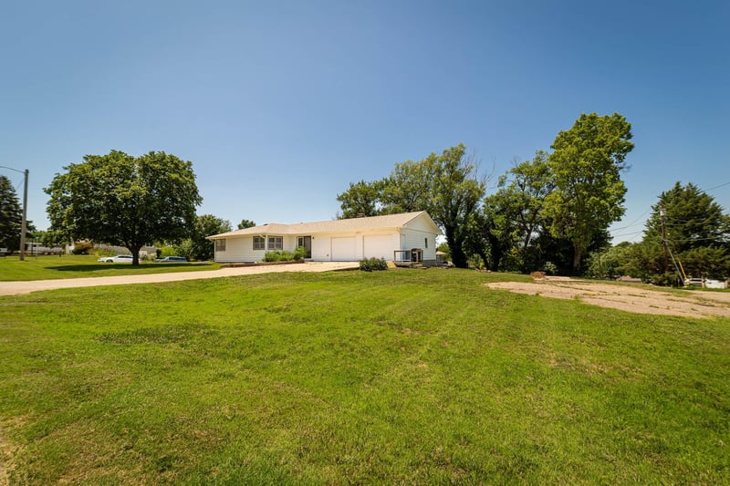 651 14th , Concordia, KS 66901