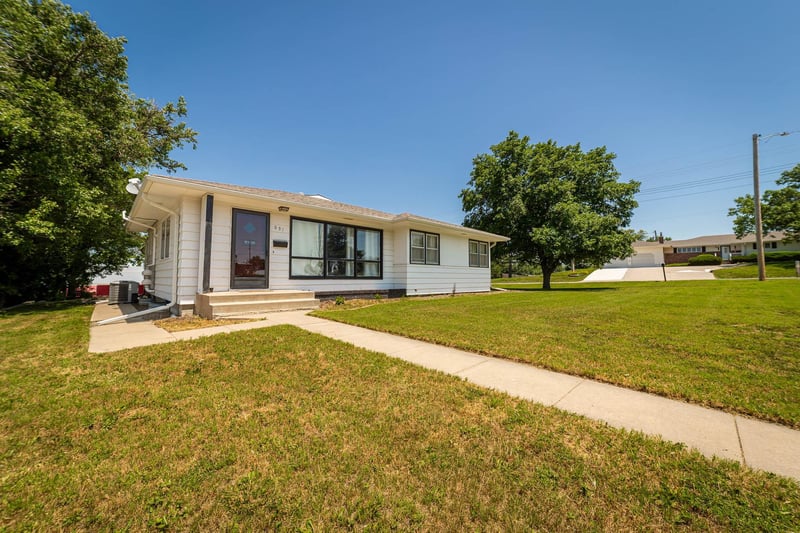 651 14th , Concordia, KS 66901