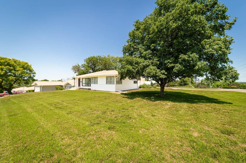 651 14th , Concordia, KS 66901