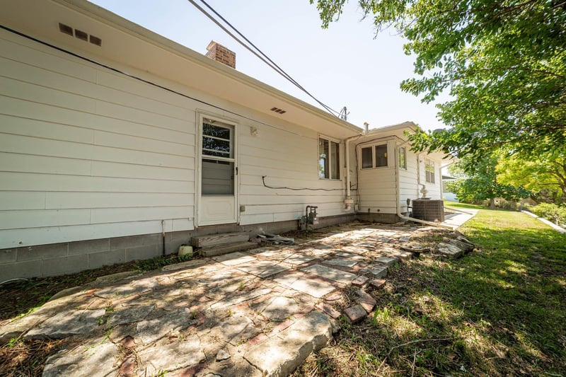 651 14th , Concordia, KS 66901