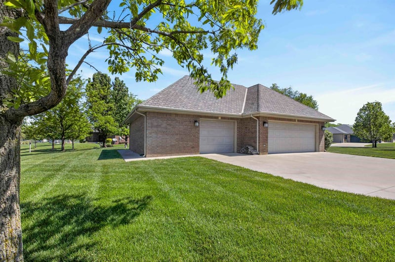 340 W Lakeside Ct, Cheney, KS 67025