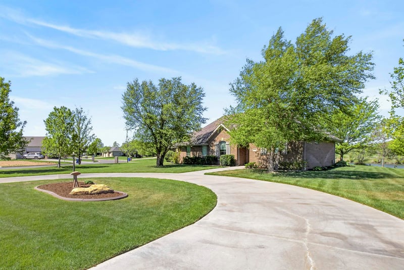 340 W Lakeside Ct, Cheney, KS 67025