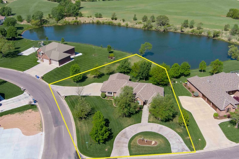 340 W Lakeside Ct, Cheney, KS 67025