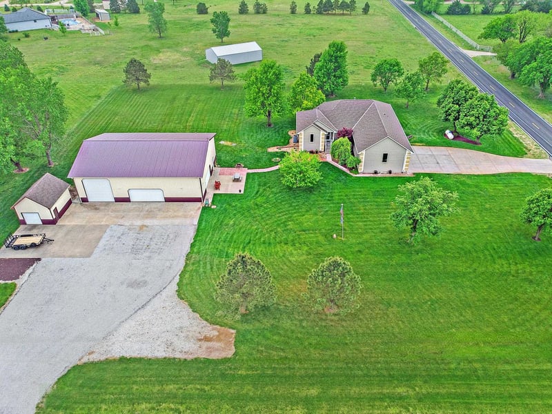 8160 N Hoover, Valley Center, KS 67147