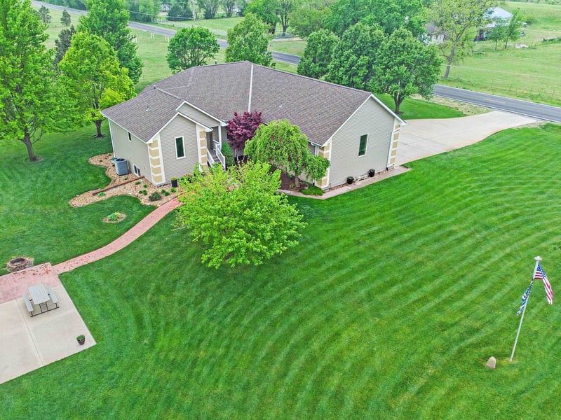 8160 N Hoover, Valley Center, KS 67147