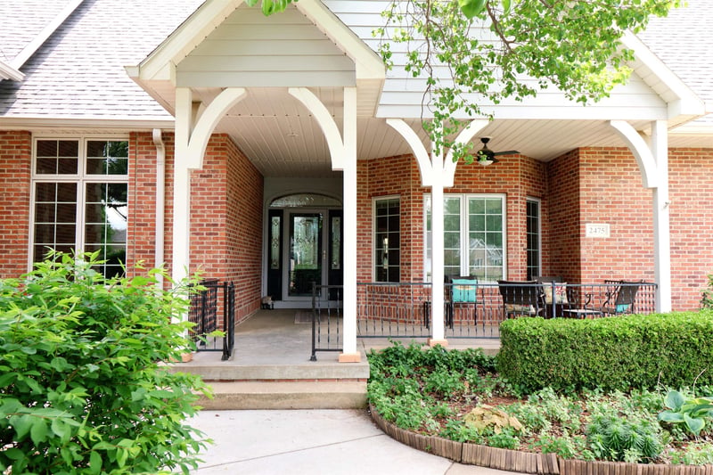 2475 Dundee Ln, Salina, KS 67401
