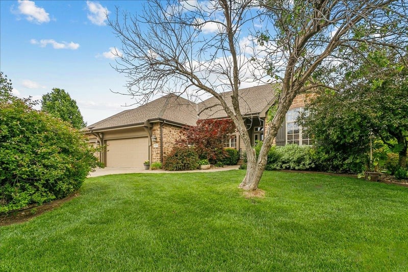 2276 N Williamsgate Ct, Wichita, KS 67228