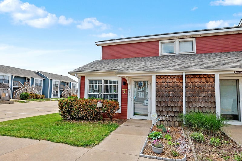 6725 W Shade #204 Unit 204, Wichita, KS 67212
