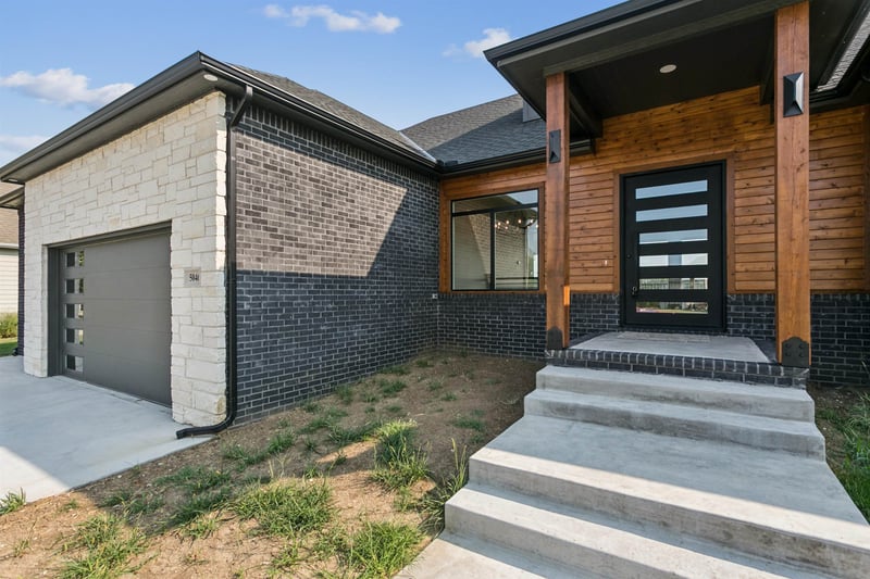 5046 N Remington St, Bel Aire, KS 67226