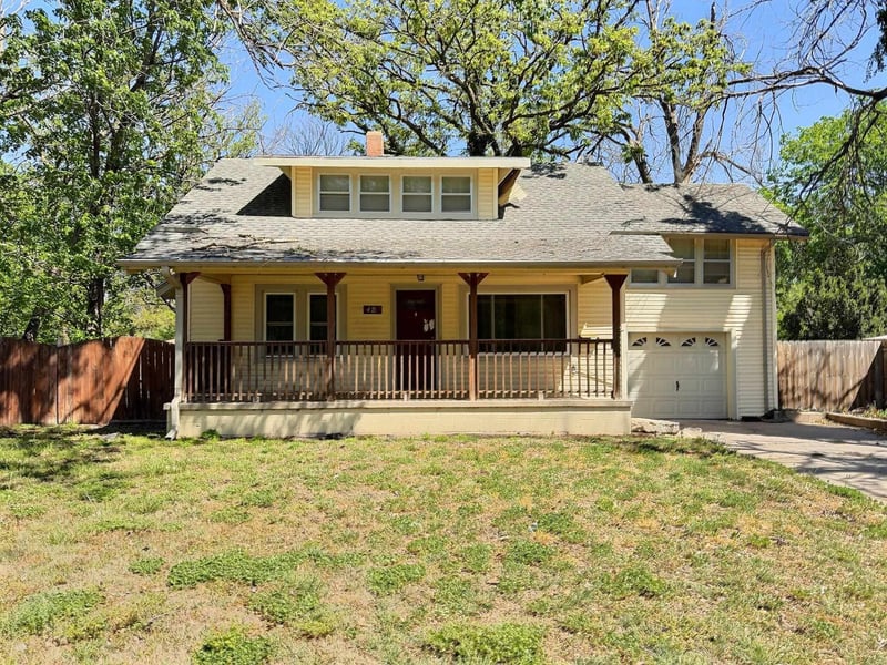 422 23rd Ave, Hutchinson, KS 67502