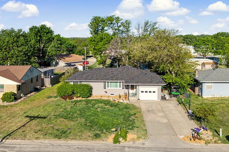 521 N Walnut St, Solomon, KS 67480