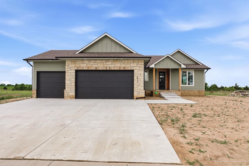 3513 Bluelake St, Wichita, KS 67215