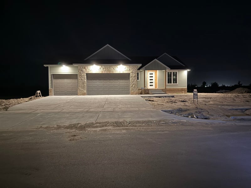3513 Bluelake St, Wichita, KS 67215
