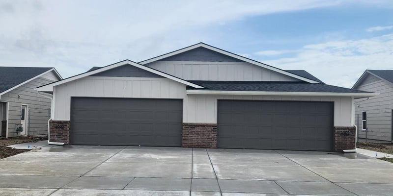 2885 Cedar Crest Ct, Wichita, KS 67215
