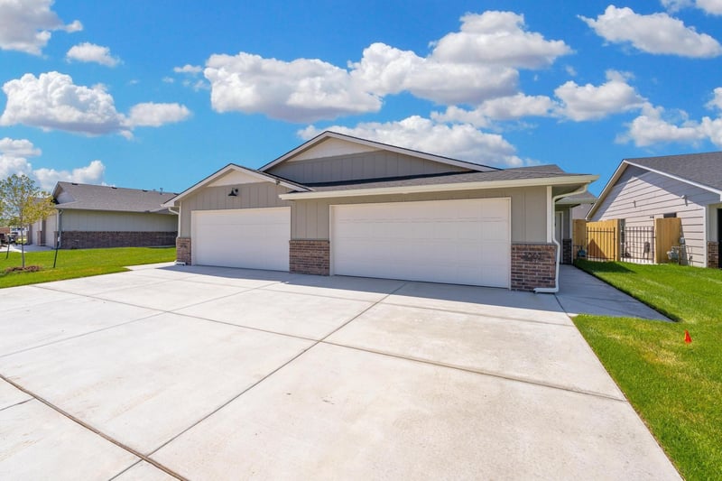 2865 Cedar Crest Ct, Wichita, KS 67215