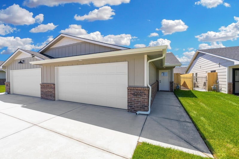 2865 Cedar Crest Ct, Wichita, KS 67215