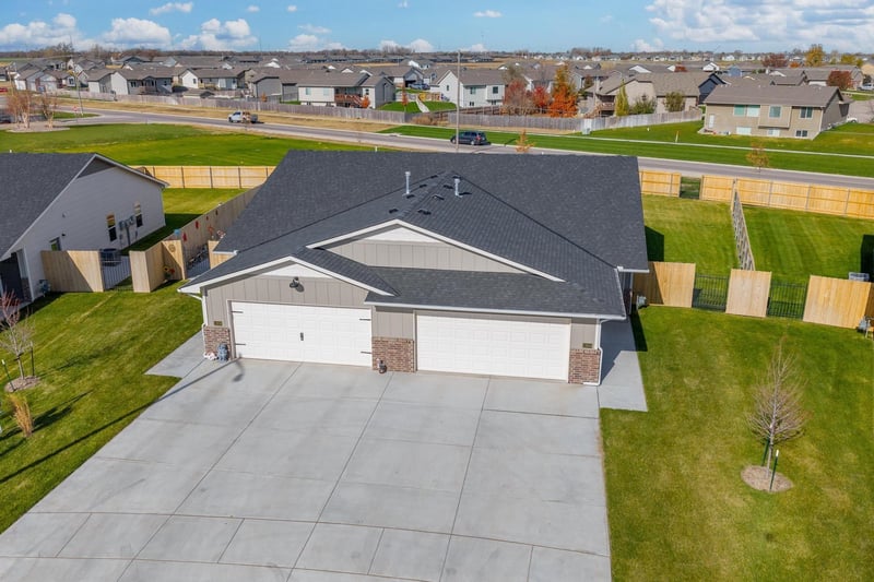 2885 Cedar Crest Ct, Wichita, KS 67215