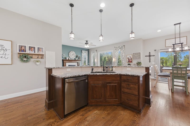 413 Cherry Oaks, Cheney, KS 67025
