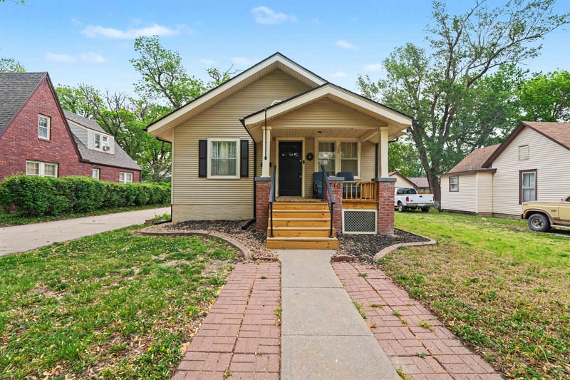 710 N Oak St, Mcpherson, KS 67460