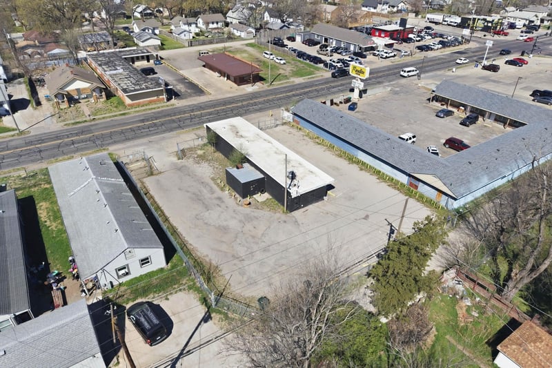 2032 Broadway , Wichita, KS 67211