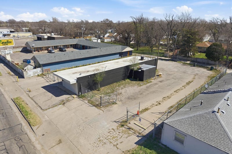 2032 Broadway , Wichita, KS 67211