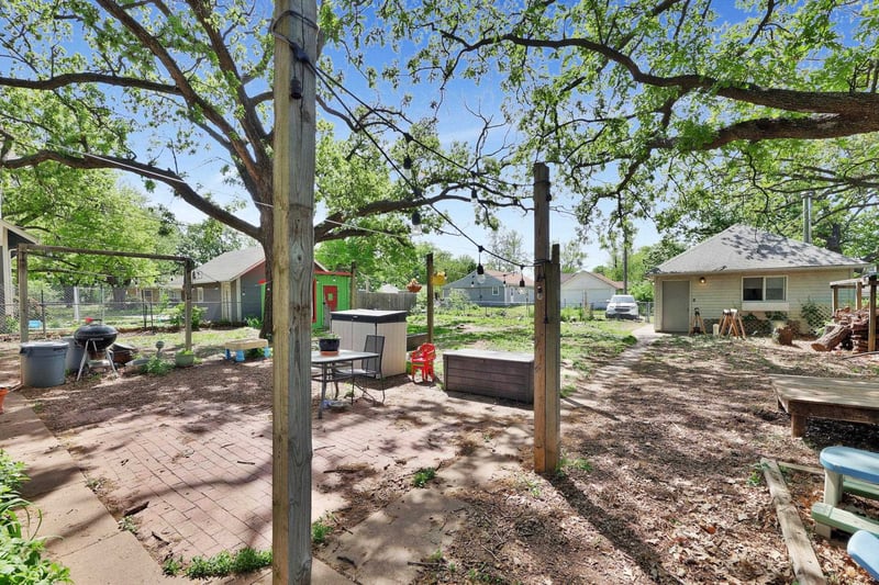 621 7th , Newton, KS 67114